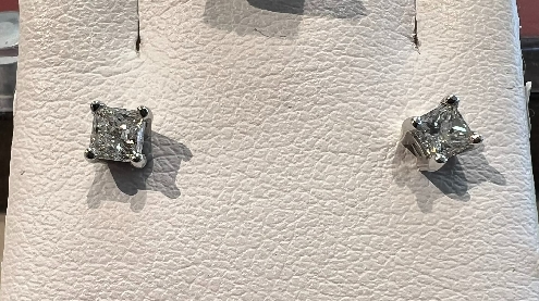 10k yellow gold diamond studs 0.40ct.