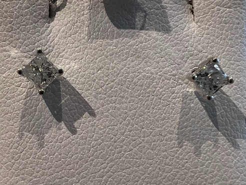 10k yellow gold diamond studs 0.60ct